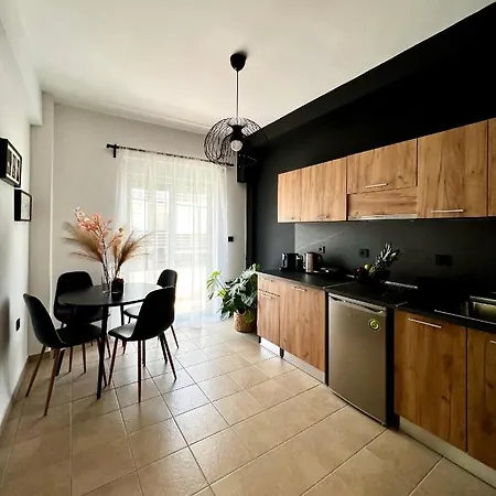 Downtown Apartment *